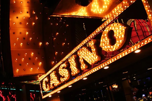 Magnum slot live dealer spinning roulette wheel with visuals Magnum slot live dealer spinning roulette wheel with visuals